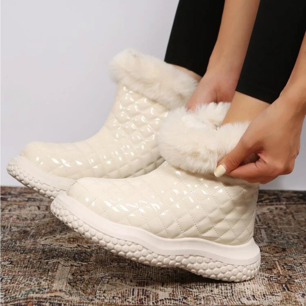 SHEIN Quilted Faux Fur Thermal Above Ankle Lined Snow Boots